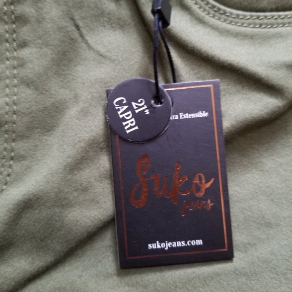 SUKO Mid Rise Pull On Stretch Green Denim Capris - Picture 8 of 9